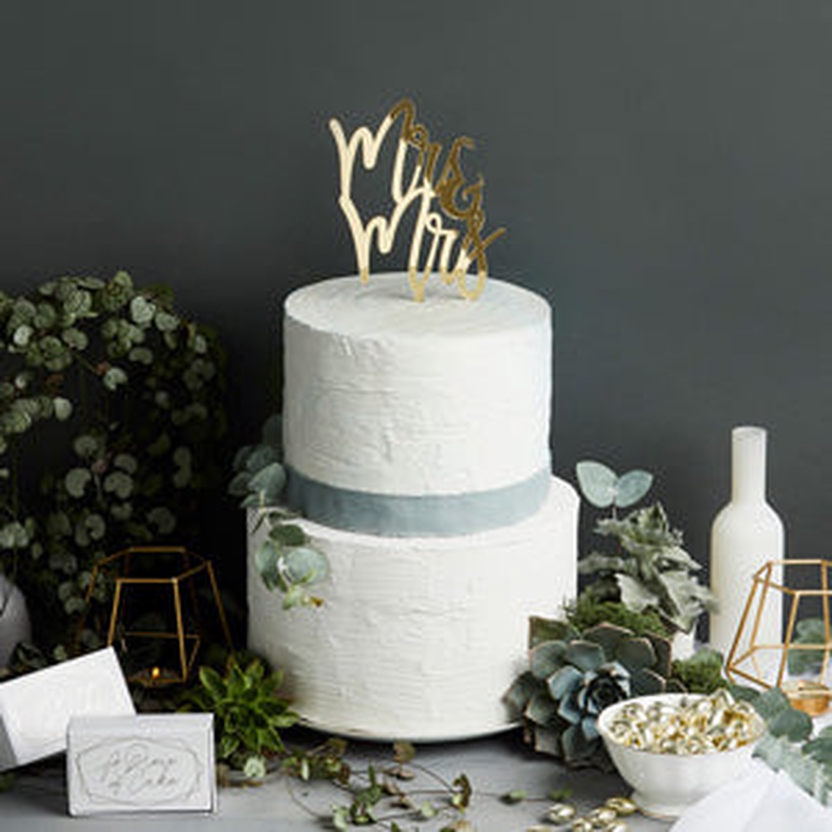 MR & MRS' GOLD MIRROR ACRYLIC CAKE TOPPER - (130x200mm) - Default Title